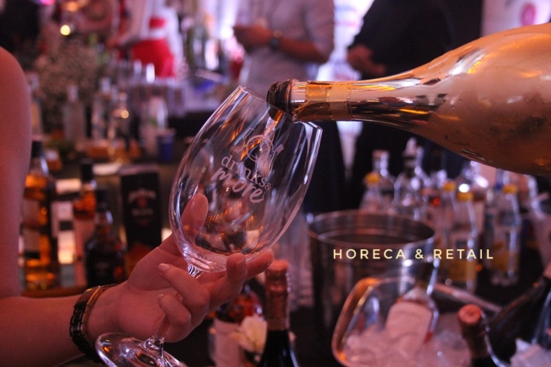 Con vinos, cócteles, cervezas llega DRINKS & MORE